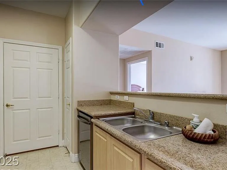 8000 W Badura Ave #1130 — Photo 6