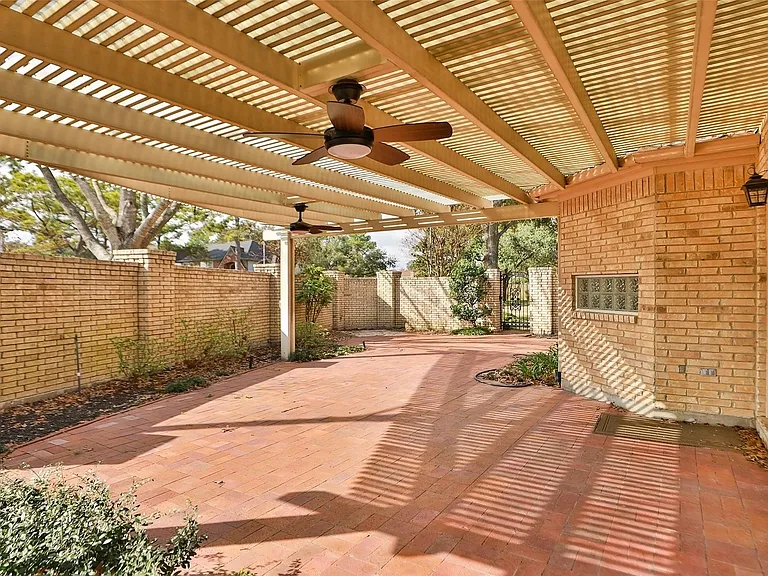7502 Holly Court Est — Photo 38