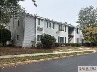 73 Eton Way, Somerset, NJ 08873