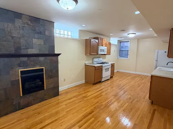 327 Saint John St APT D, New Haven, CT 06511