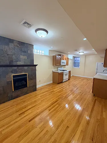 327 Saint John St #D Photo 1
