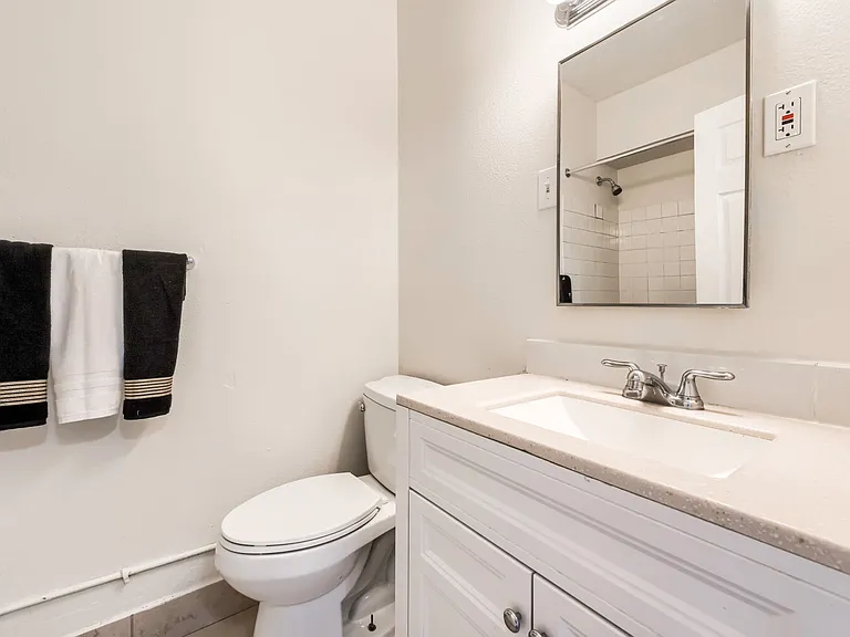 920 Jefferson St #920 — Photo 8