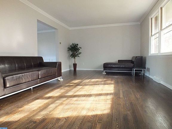 3rd image of 3303 Skyline Dr