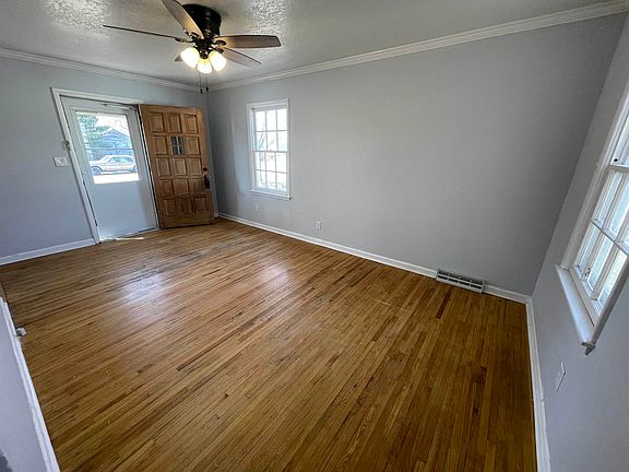 3rd image of 417 N Hayes Ave