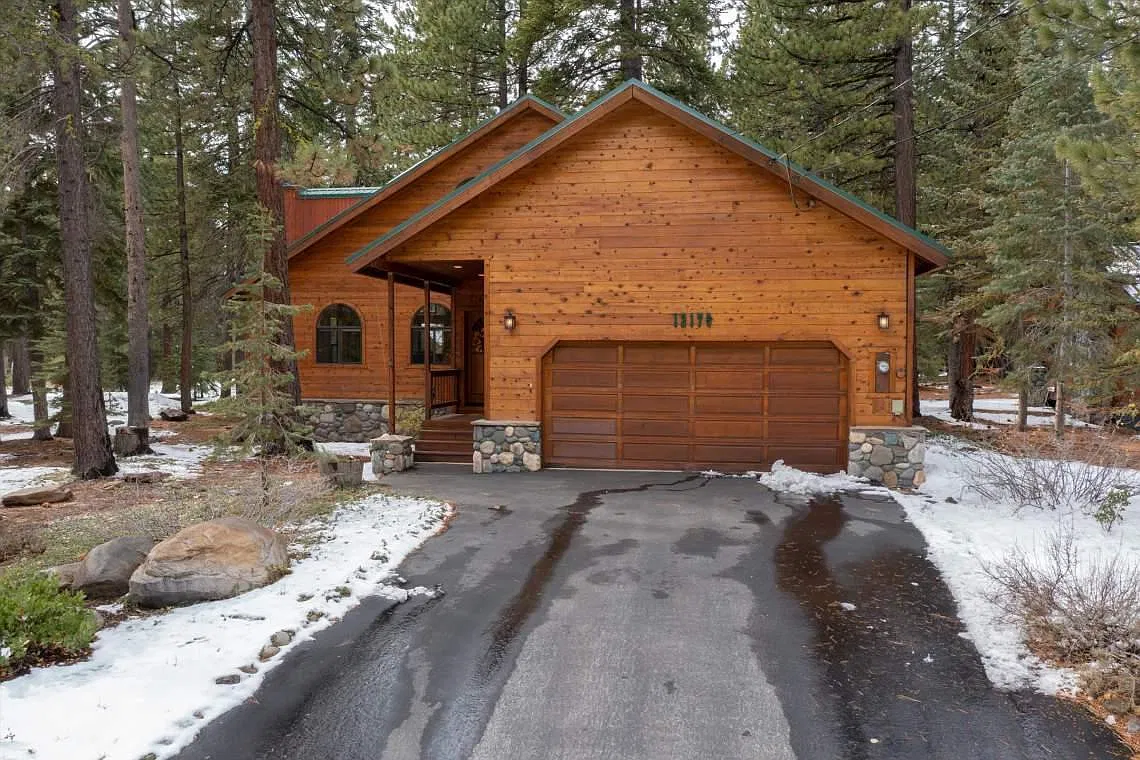 3 bed, 2.5 bath, 1776 sqft, $4,200 — Photo 1