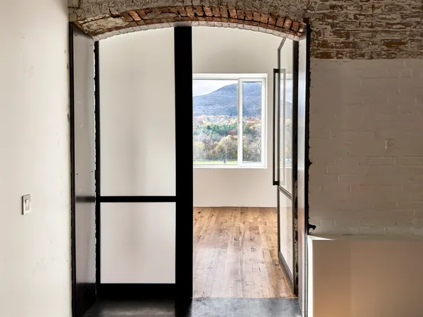 520 State Rd #402, North Adams, MA 01247