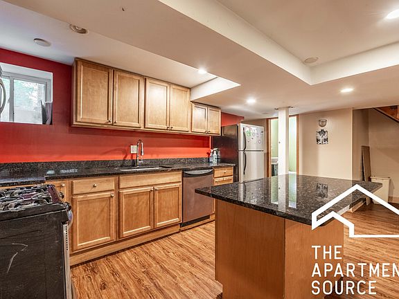 3rd image of 665 W Cornelia Ave #G
