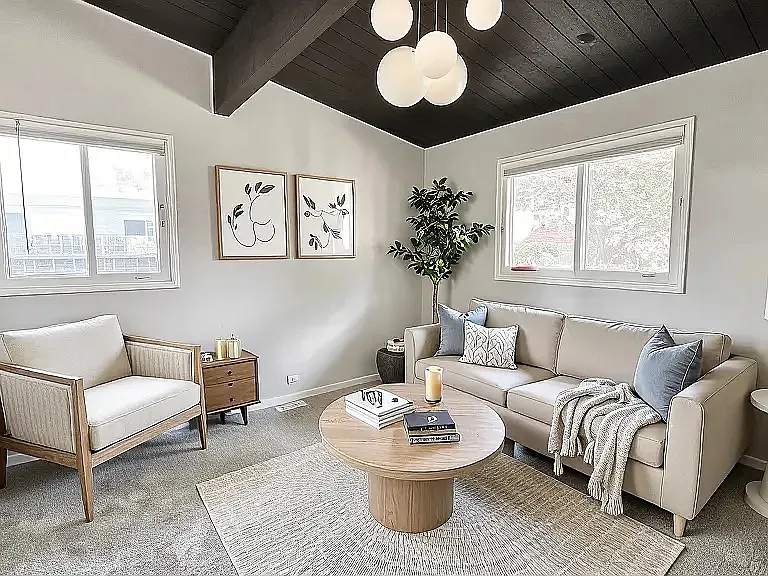15043 Meadow Ln — Photo 3
