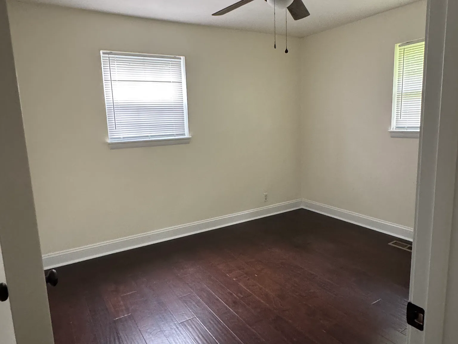 3 bed, 1200 sqft, $1,700 — Photo 4