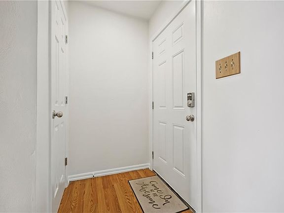 5th image of 4637 Magnolia Dr