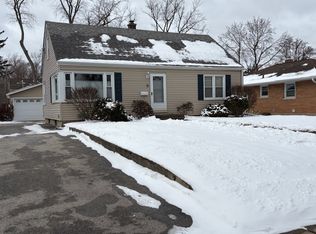126 S Chase Ave, Lombard, IL 60148