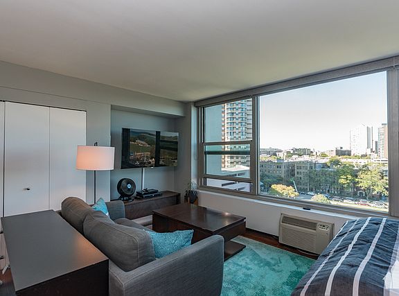 3rd image of 3600 N Lake Shore Dr APT 822