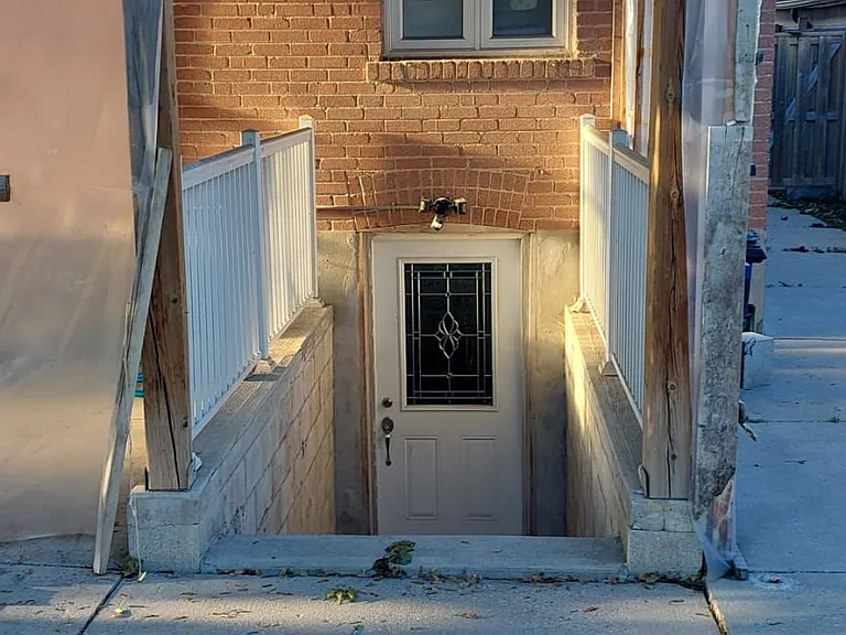 69 Whitley Ave — Photo 4