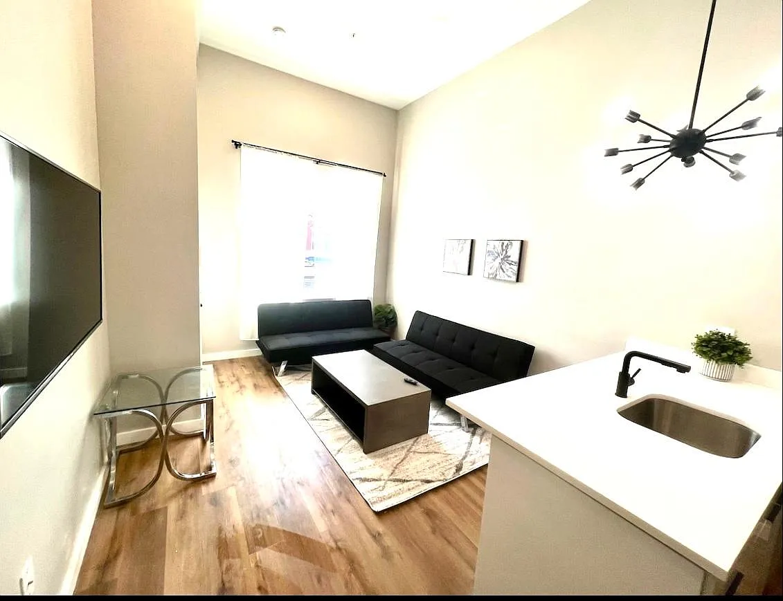 2903 W Girard Ave — Photo 1