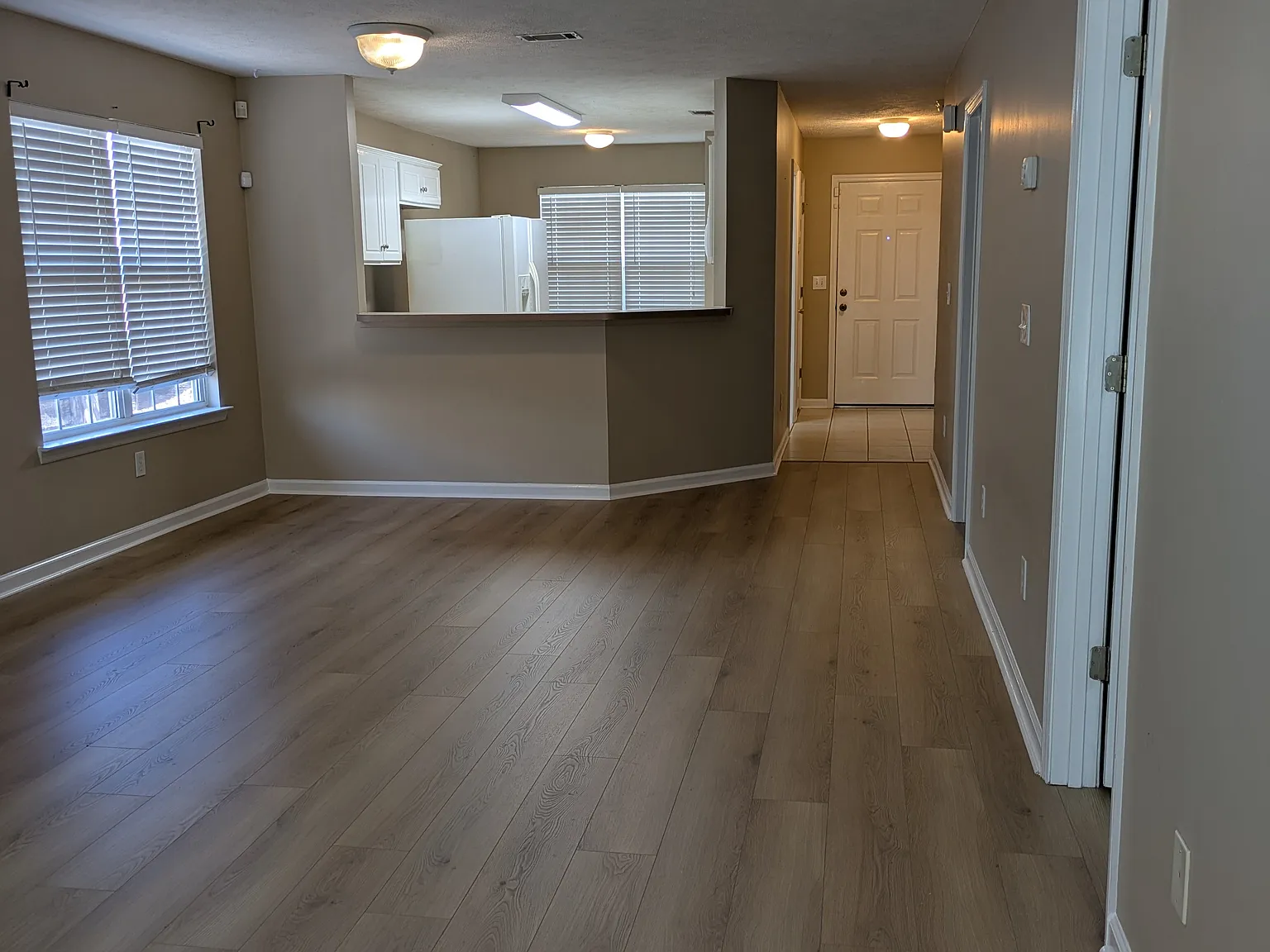 2 bed, 1176 sqft, $1,350 — Photo 3