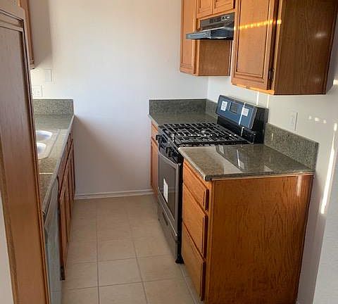 2nd image of 5139 Maplewood Ave APT 101
