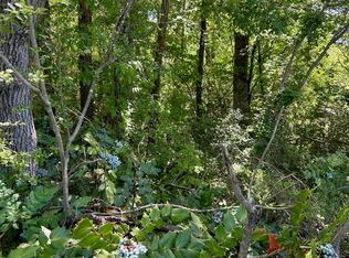 1265 Jackson Dr, Madisonville, TN 37354