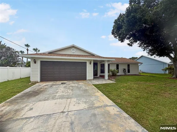 15 Arverne Ter, Irvington, NJ 07111
