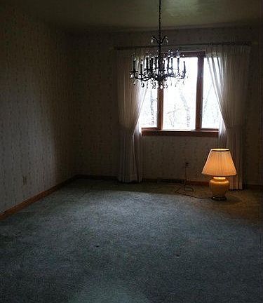 5th image of 2009 Chestnut Hill Dr