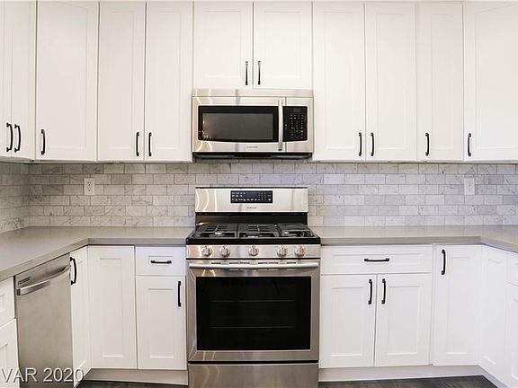 4th image of 2624 Tumble Brook Dr