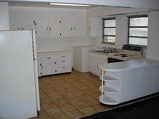 4th image of 560 Magnolia Ave