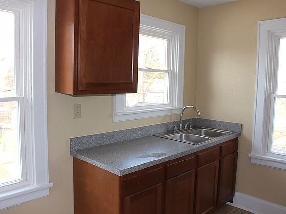 3rd image of 1802 Lawn Avenue # Fl 2nd