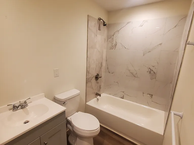 641 Washington St #D — Photo 4