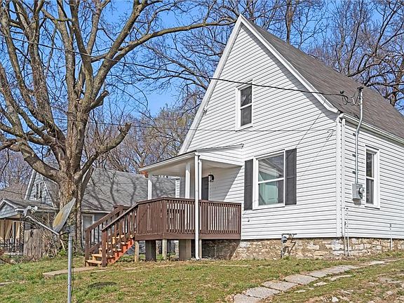 4th image of 1118 Richmond Ave
