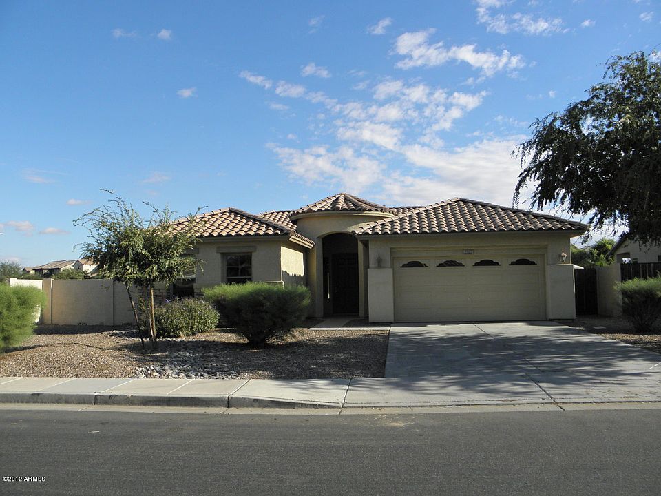 1st image of 2202 E Redwood Dr
