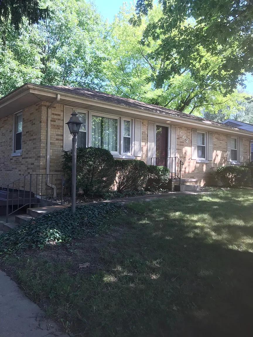 1602 W Charles St photo 1