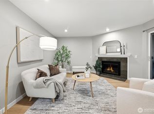 3233 NE 12th St APT 207, Renton, WA 98056