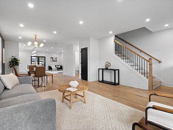 5th image of 858 N Richmond St