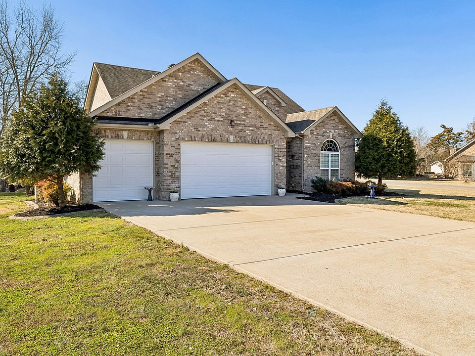 1st image of 665 Twin View Dr