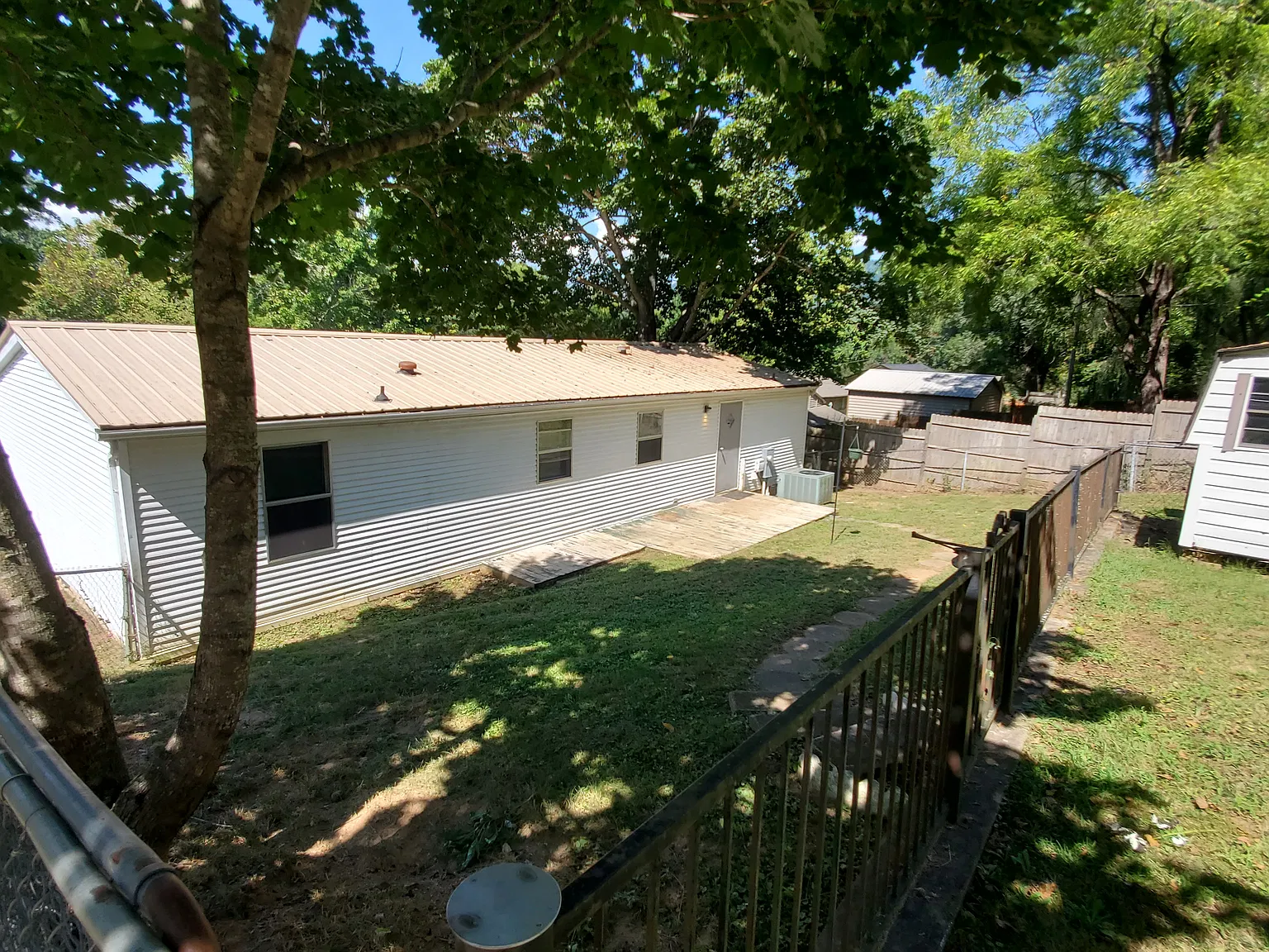 2 bed, 1152 sqft, $1,600 — Photo 2