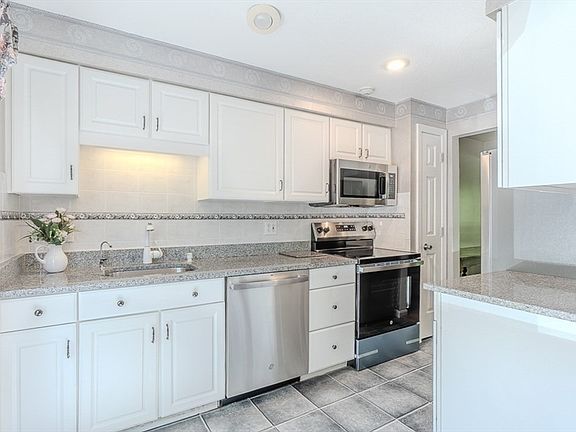 4th image of 4105 Woodbridge Rd #4105