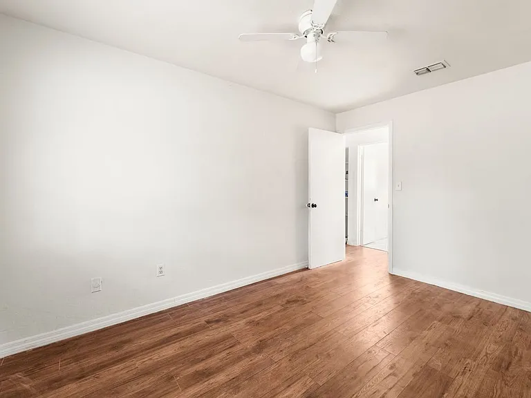 1911 SE 14th Ave — Photo 12