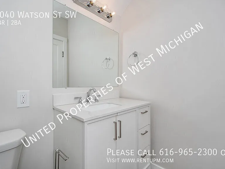 1040 Watson St SW — Photo 17