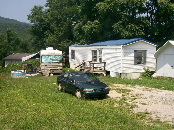 342 John McGhee Blvd, Caryville, TN 37714