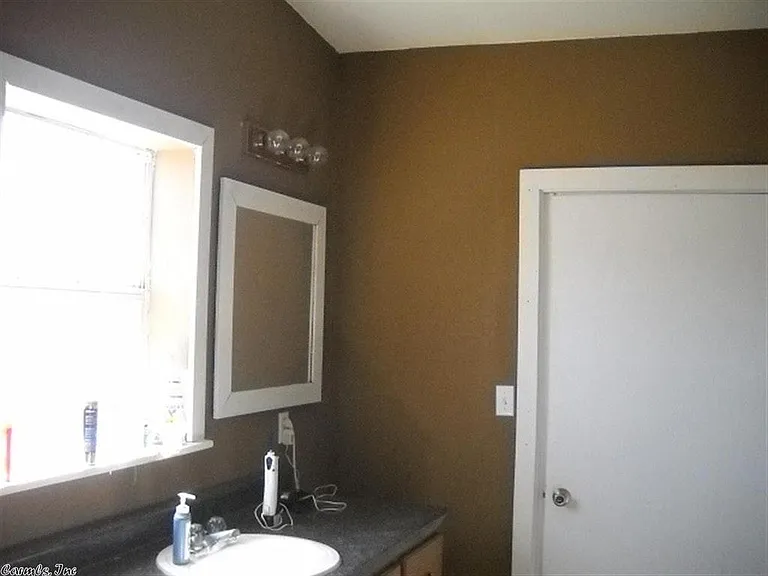 143 Tilley Ln — Photo 9