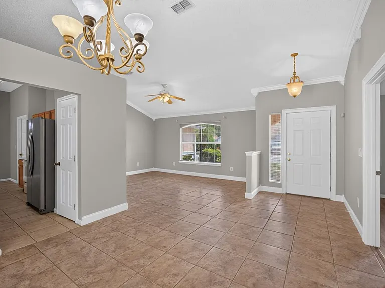 9256 Dale View Ln W — Photo 8