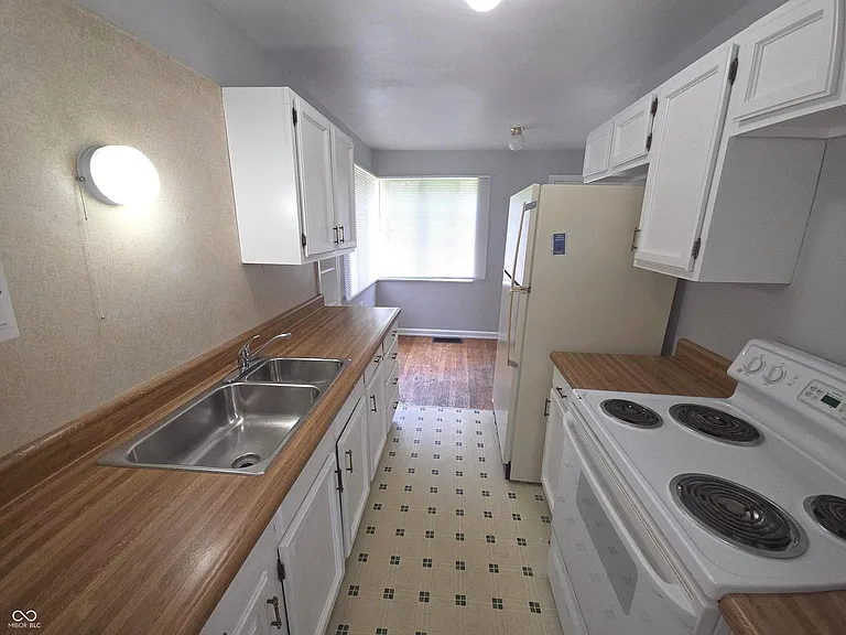 73 W Westfield Blvd — Photo 8