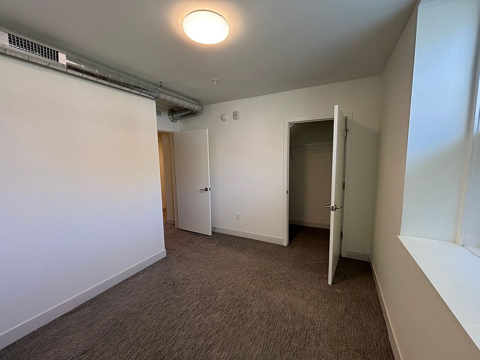 Building Photo 5