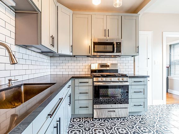 2nd image of 3814 Centre St APT 4