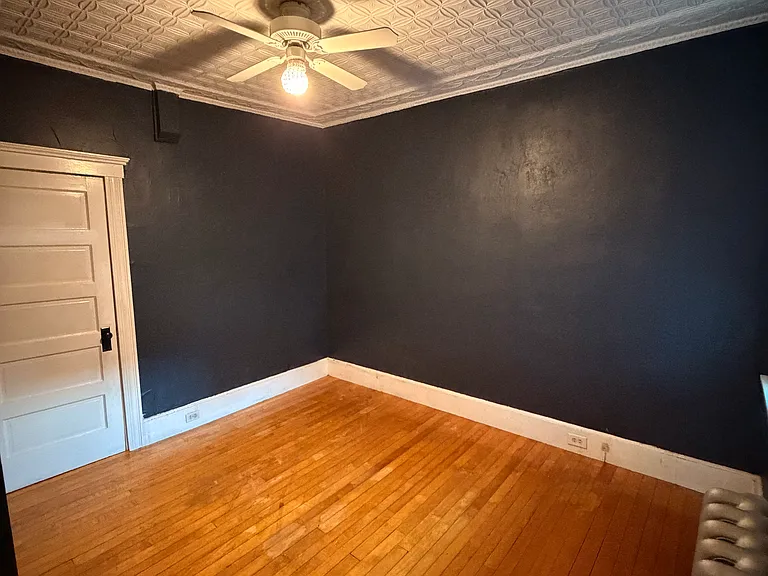 121 Goffe St — Photo 4