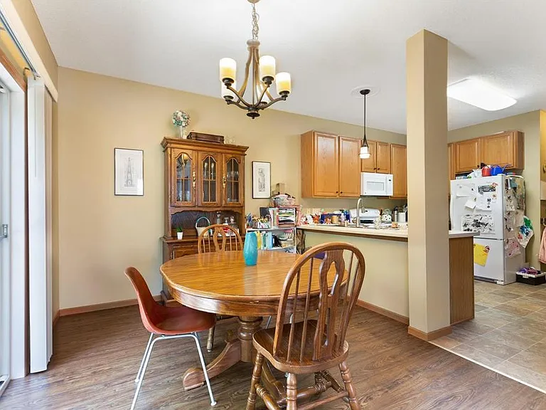 633 Kingfisher Ln #H — Photo 12