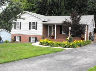 70 Cove Hills Ln, Wytheville, VA 24382