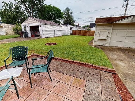 3rd image of 2927 Grovewood Ave