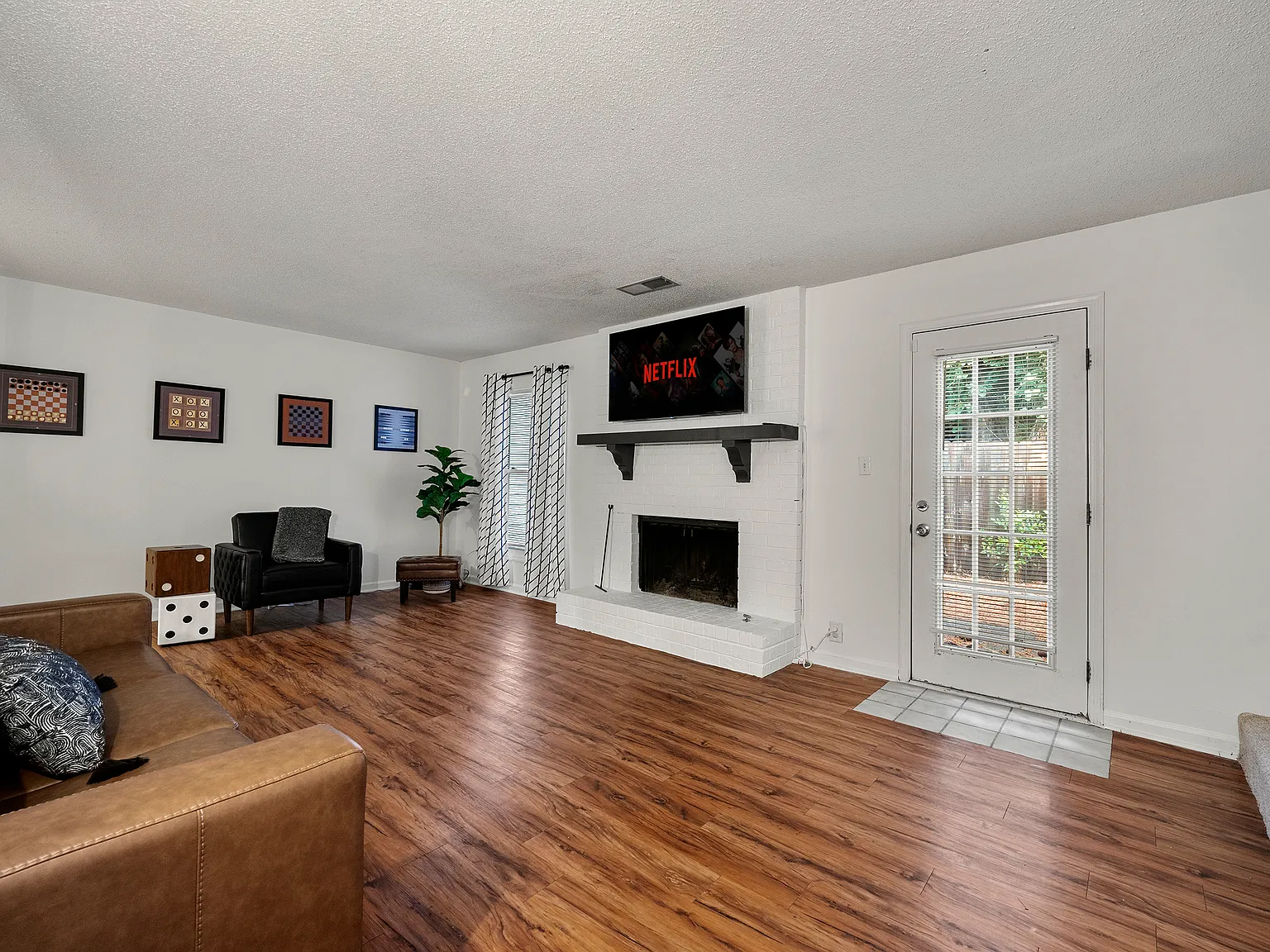 Bell Dr SE, Smyrna — Photo 2