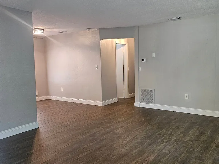 611 S Mills Ave #1 — Photo 9