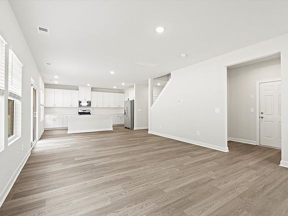 4th image of 226 Merriweather Way